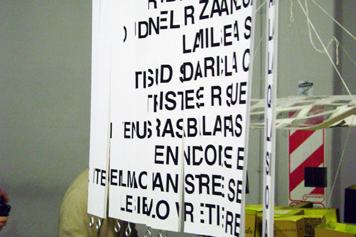 Tipografía en el espacio. Trabajo de Adrián Cattarello.
