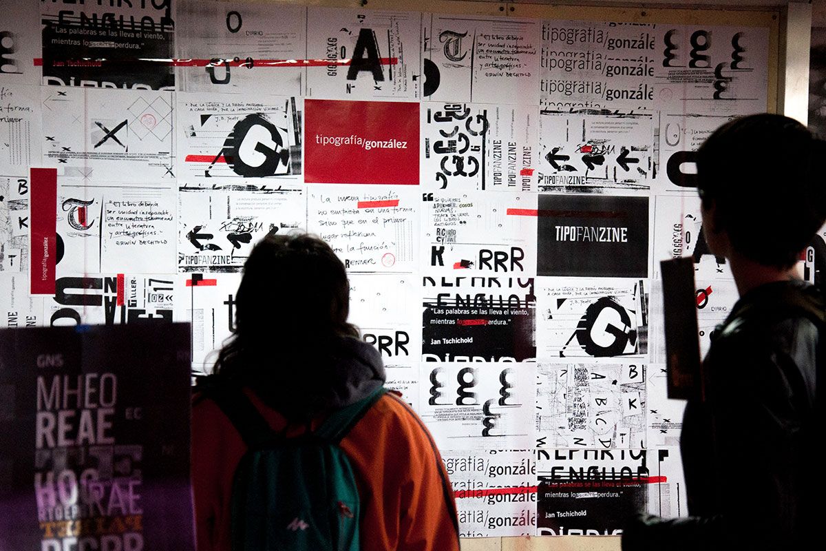 Los signos se encuentran en el soporte. Trabajo de alumnes UBA.